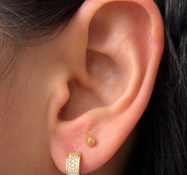 Candongas con swarovski blanco 3.05gr / Largo 1.1cm / Oro Amarillo Nac B