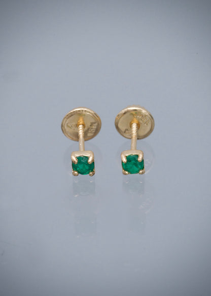 Topos con 30pts de Esmeralda 0.6gr / 0.35cm / 3.5mm — Oro Amarillo
