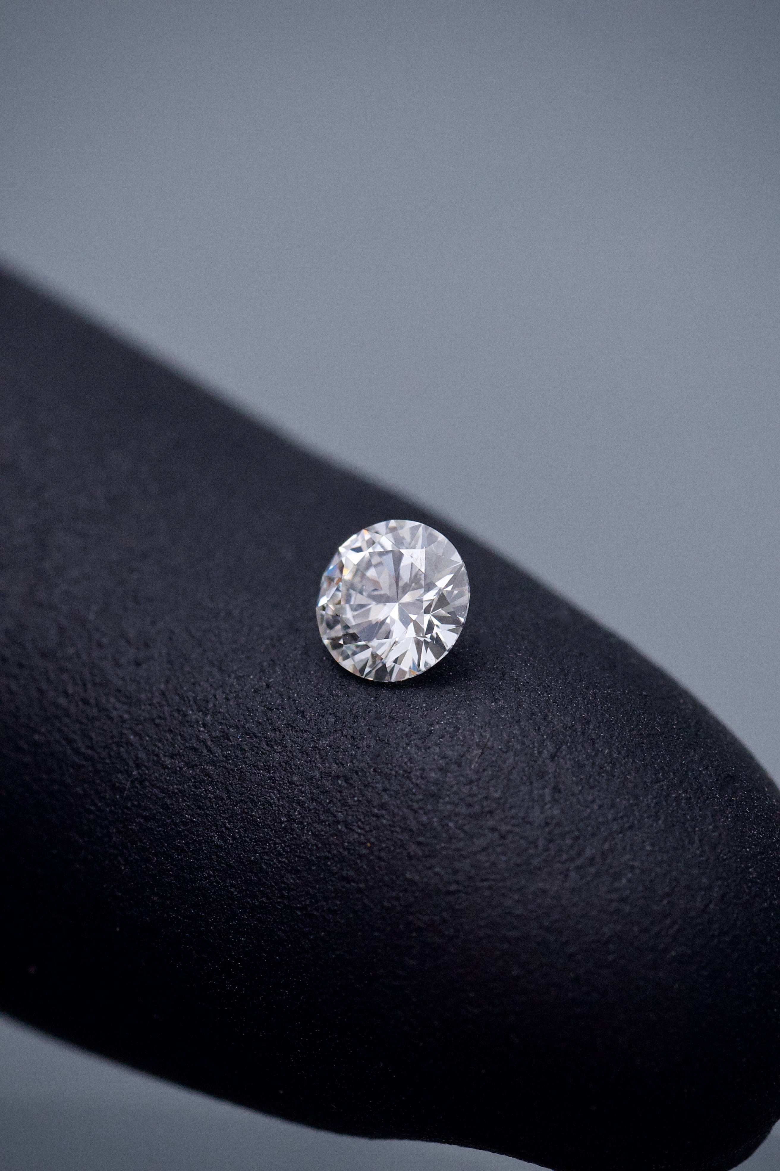 Diamante blanco con 25pts  (Joya) B