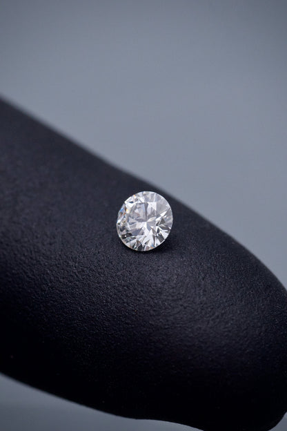 Diamante blanco con 26pts  (Joya) B