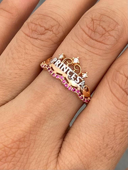 Anillo princesa con swarovski fucsia 2.25gr / Talla 7 — Oro Rosado