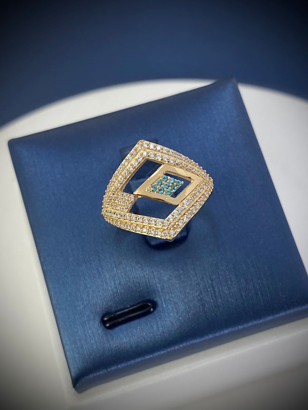 Anillo de rombo 3.4gr / Talla 5 3/4 Oro Amarillo — Oro Amarillo
