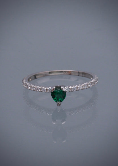 Solitario corazon con swarovski blanco y verde 1.55gr / TALLA 6 3/4 / Oro Blanco Nac M