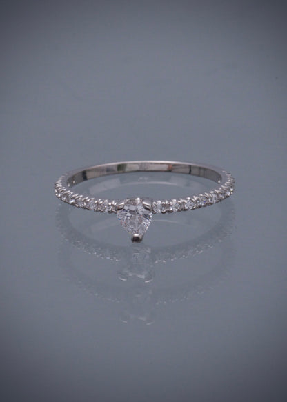 Solitario corazon con swarovski blanco 1.65gr / Talla 7 1/4 / Oro Blanco Nac B