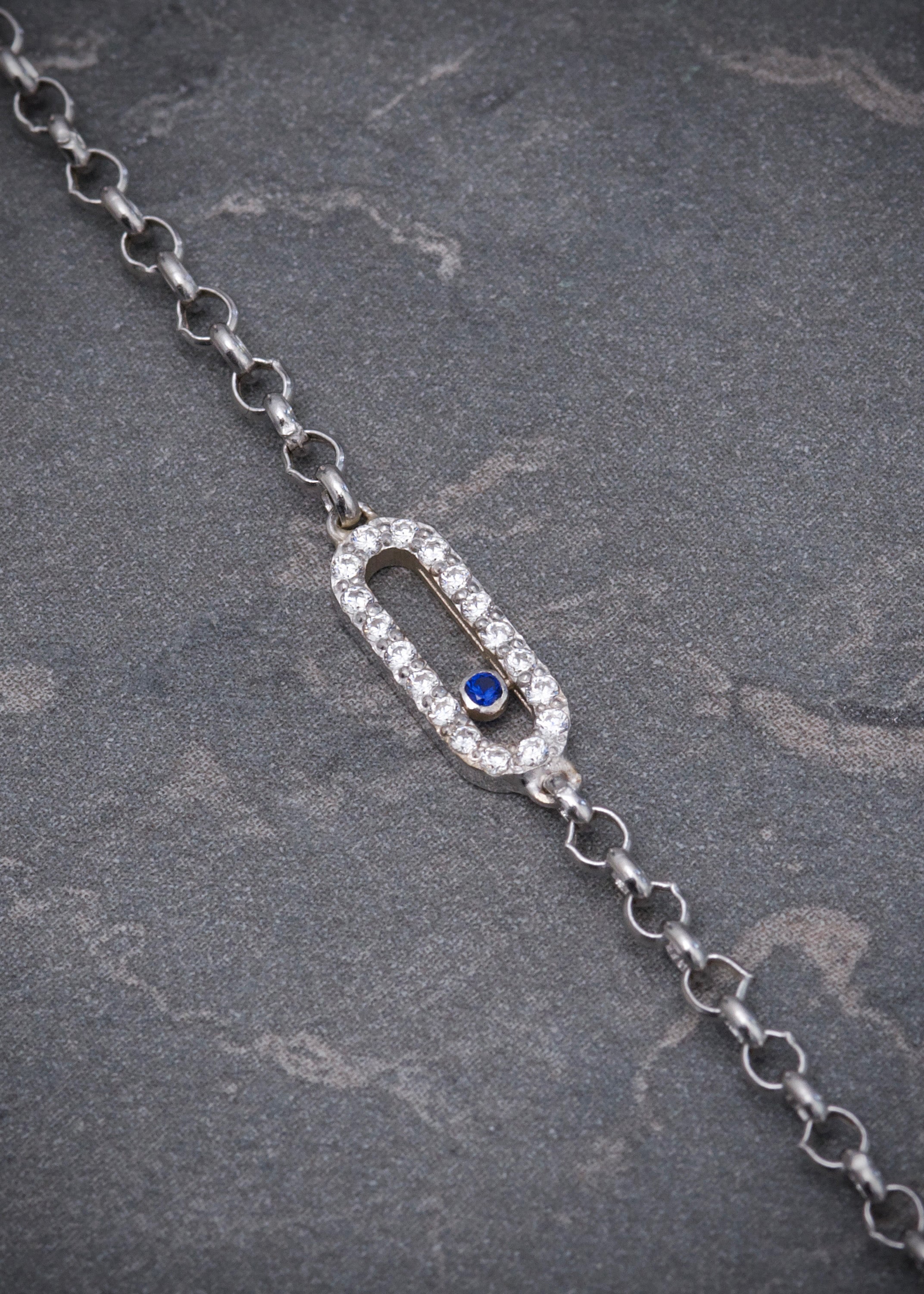 Pulso MK con swarovski blanco y azul 1.25gr / Largo 17cm / Oro Blanco italy cte M