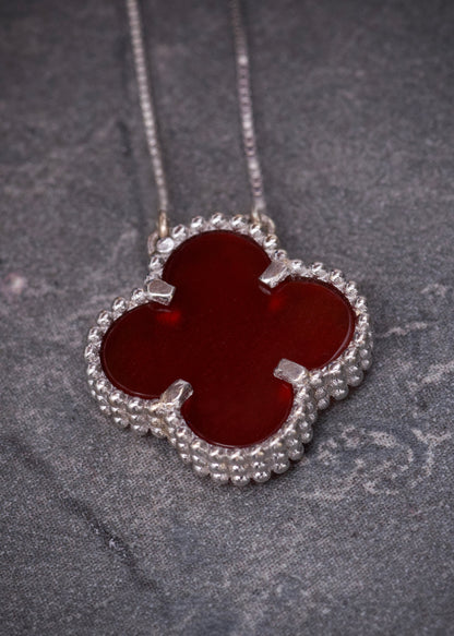 Cadena lucky clover piedra roja 2.65gr / Largo  50cm / Oro Blanco italy cte P