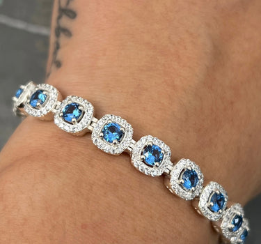 Pulso tenis con swarovski azul y blanco 22.55gr / Largo 20cm / P