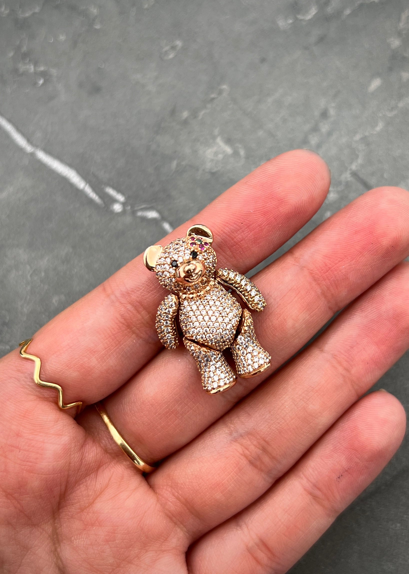 Dije oso con swarovski blanco 9.35gr / Largo 2.8cm / Oro Rosado Nac B