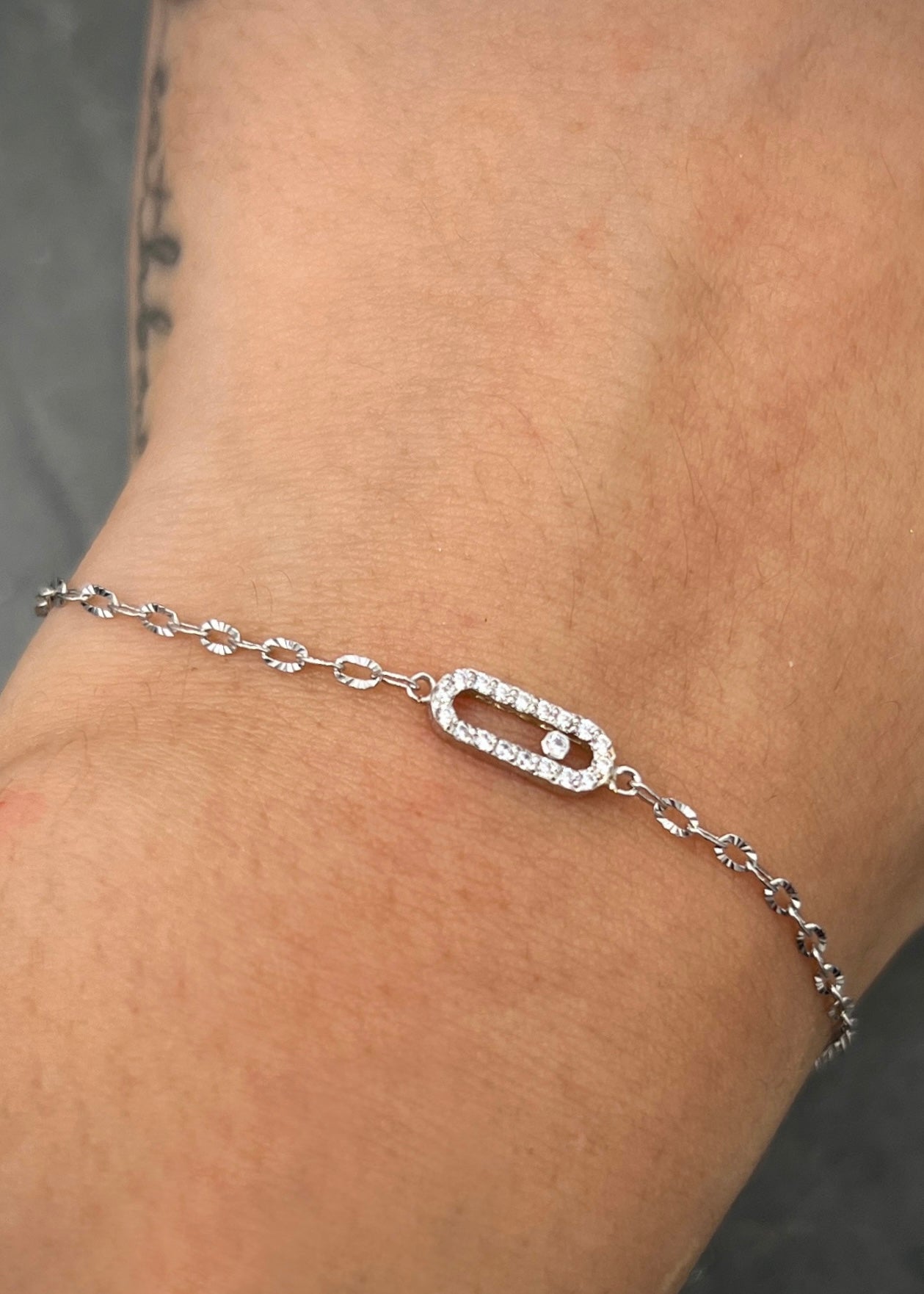 Pulso MK con swarovski blanco 1.05gr / Largo 15.5cm / Oro Blanco italy cte M