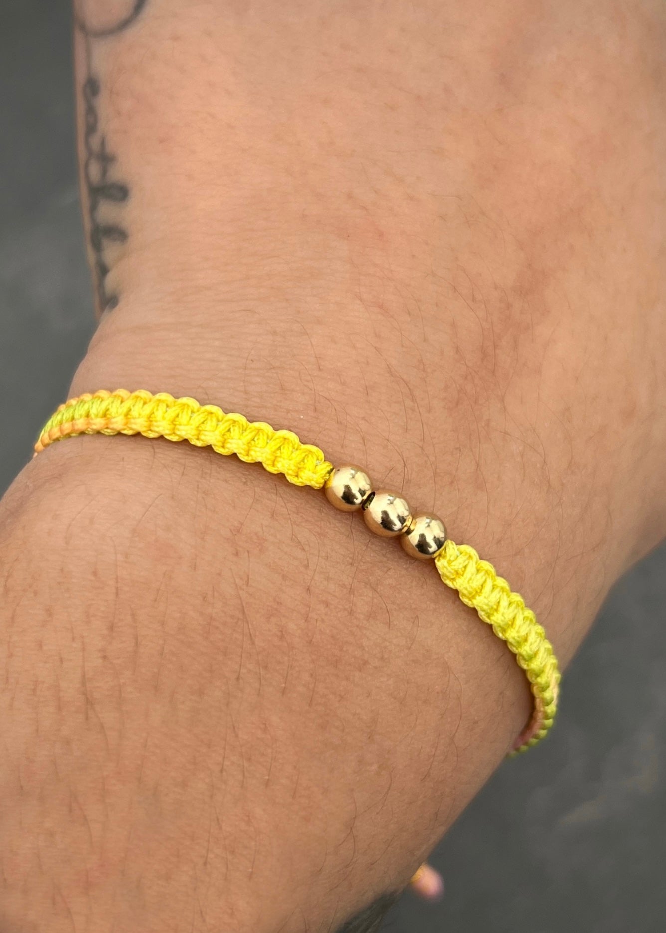 Pulsera en hilo multicolor con bolas lisas 4mm 0.25gr / Oro Amarillo (Joya) M