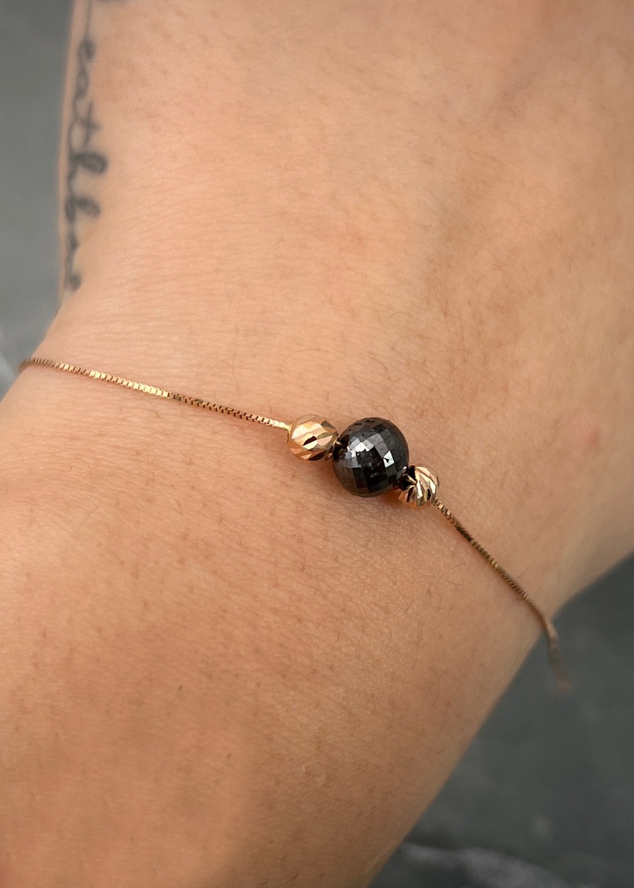 Pulso con 2.27qts de diamante negro 0.75gr / Largo: 17.5cm / Oro Rosado (Joya) B