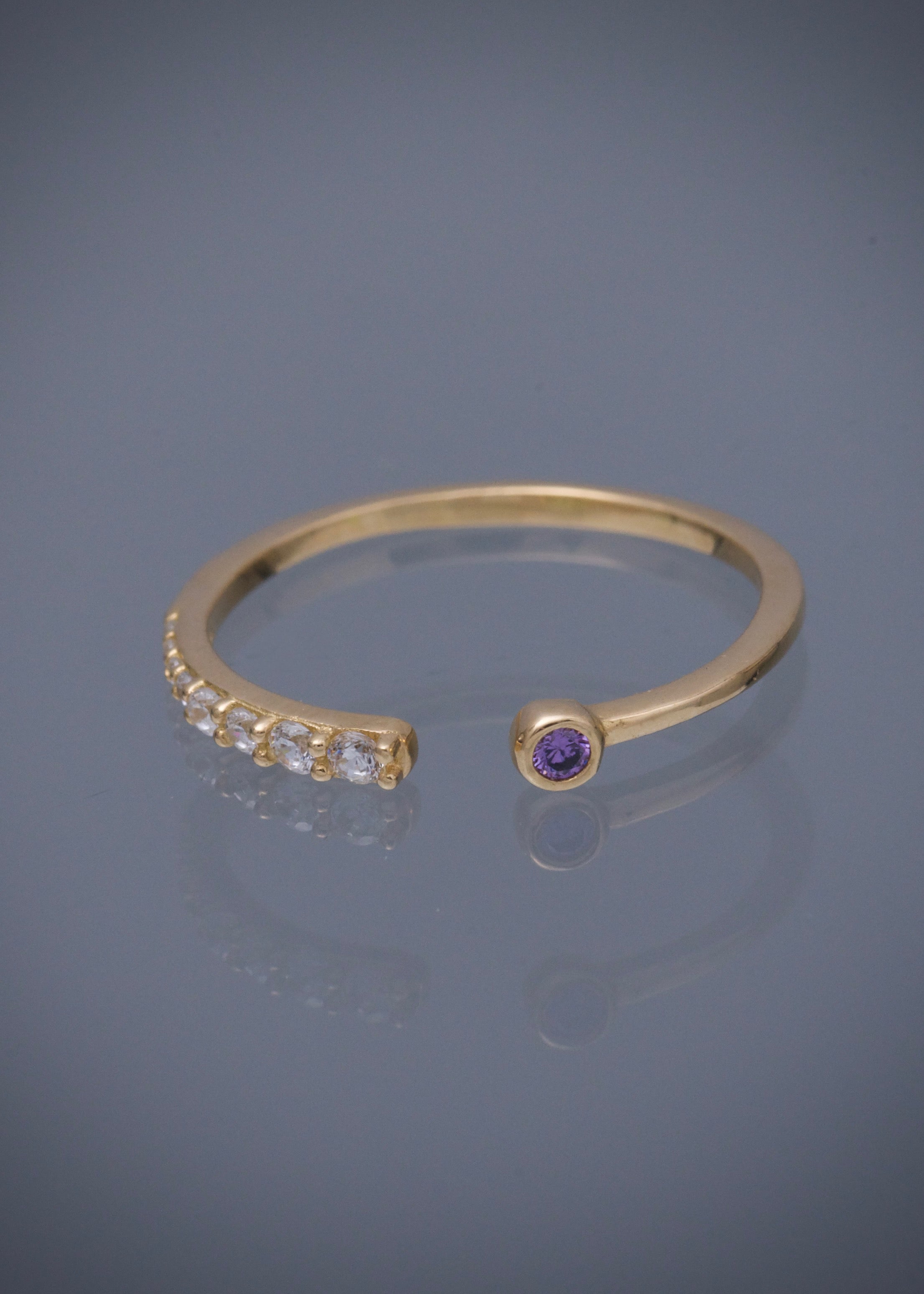 Anillo con swarovski morado y blanco 1.25gr / TALLA 6 / Oro Amarillo Nac M