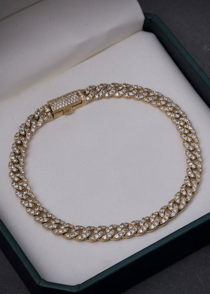 Pulso con 718pts de diamante blancos 20.5gr / Largo 21cm / Oro Amarillo (Joya) M