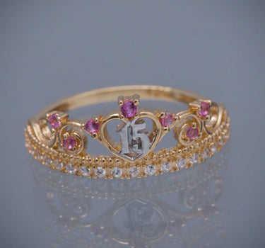 Anillo corona de 15s con swarovski rosado y blanco 2.2gr / TALLA 6 3/4 / Oro Amarillo Nac P