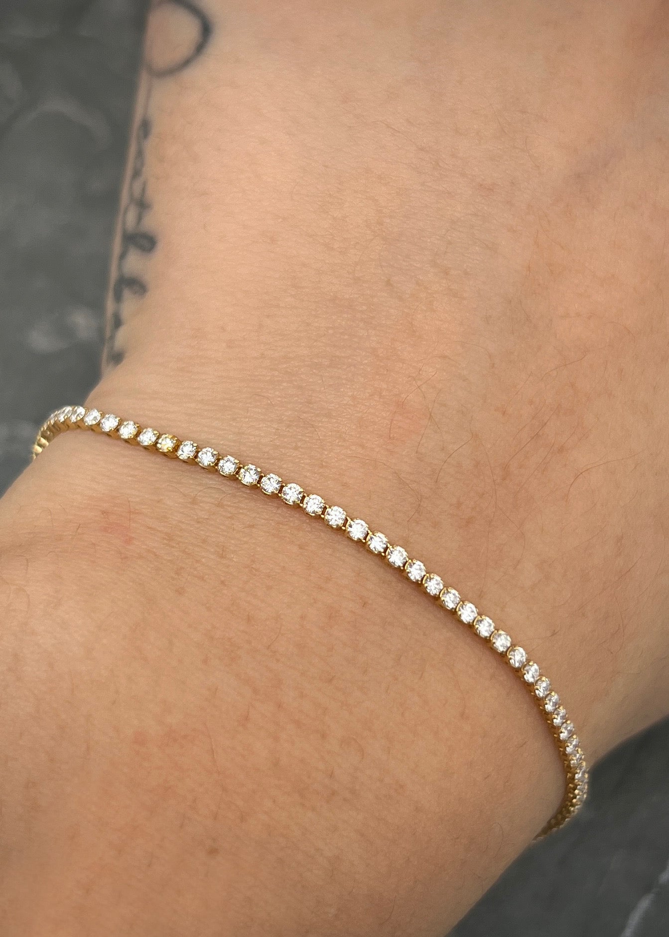 Pulso tenis con 123pts de diamantes 2.1gr / Largo 18cm / Oro Amarillo (Joya) P