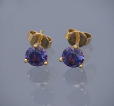 Topos con 90pts de moissanita morada 1.4gr / Largo 0.54cm / Oro Rosado (Joya) B