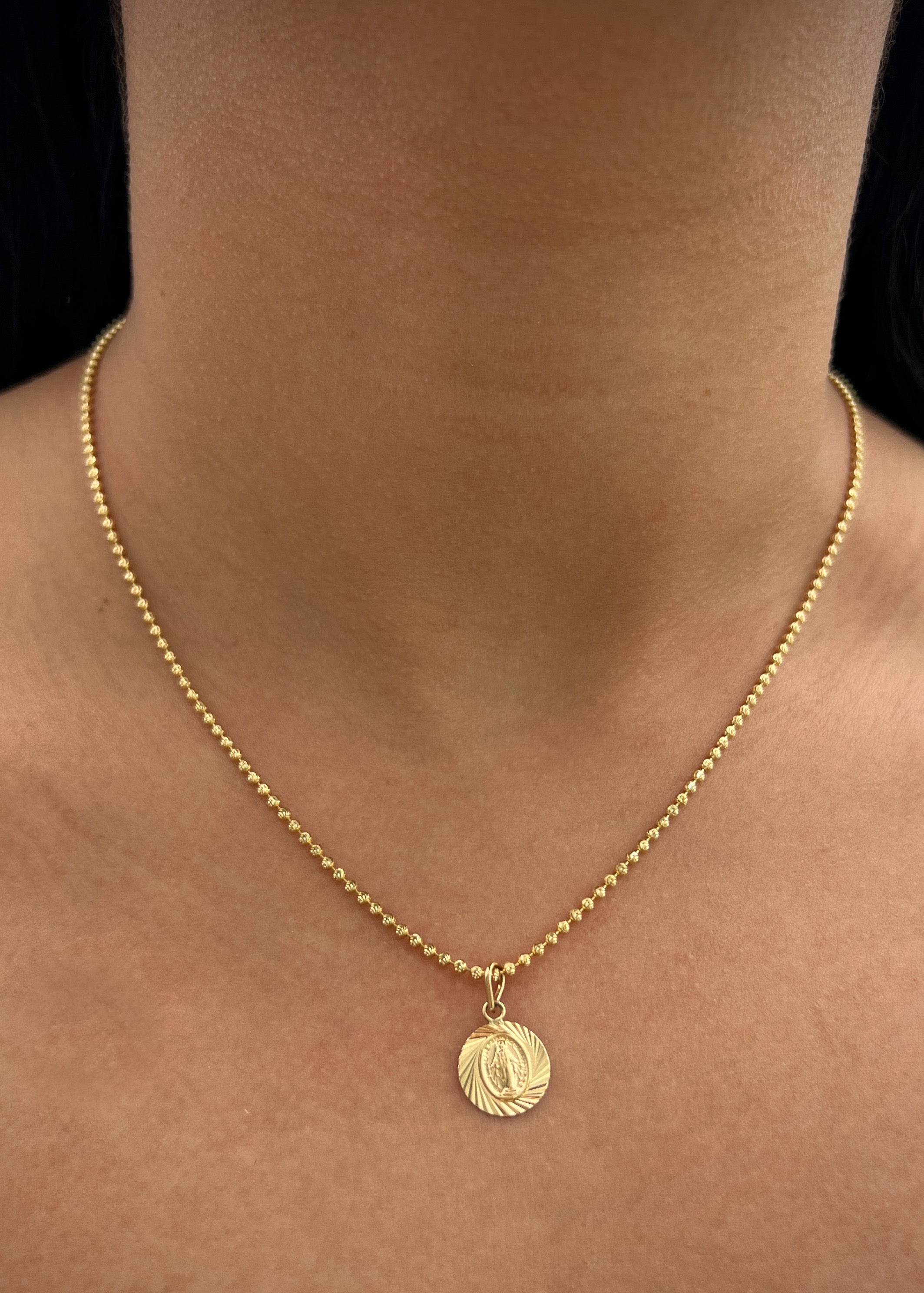 Dije Virgen de la milagrosa 0.85gr / Largo 1.8cm / Oro Amarillo Nac M