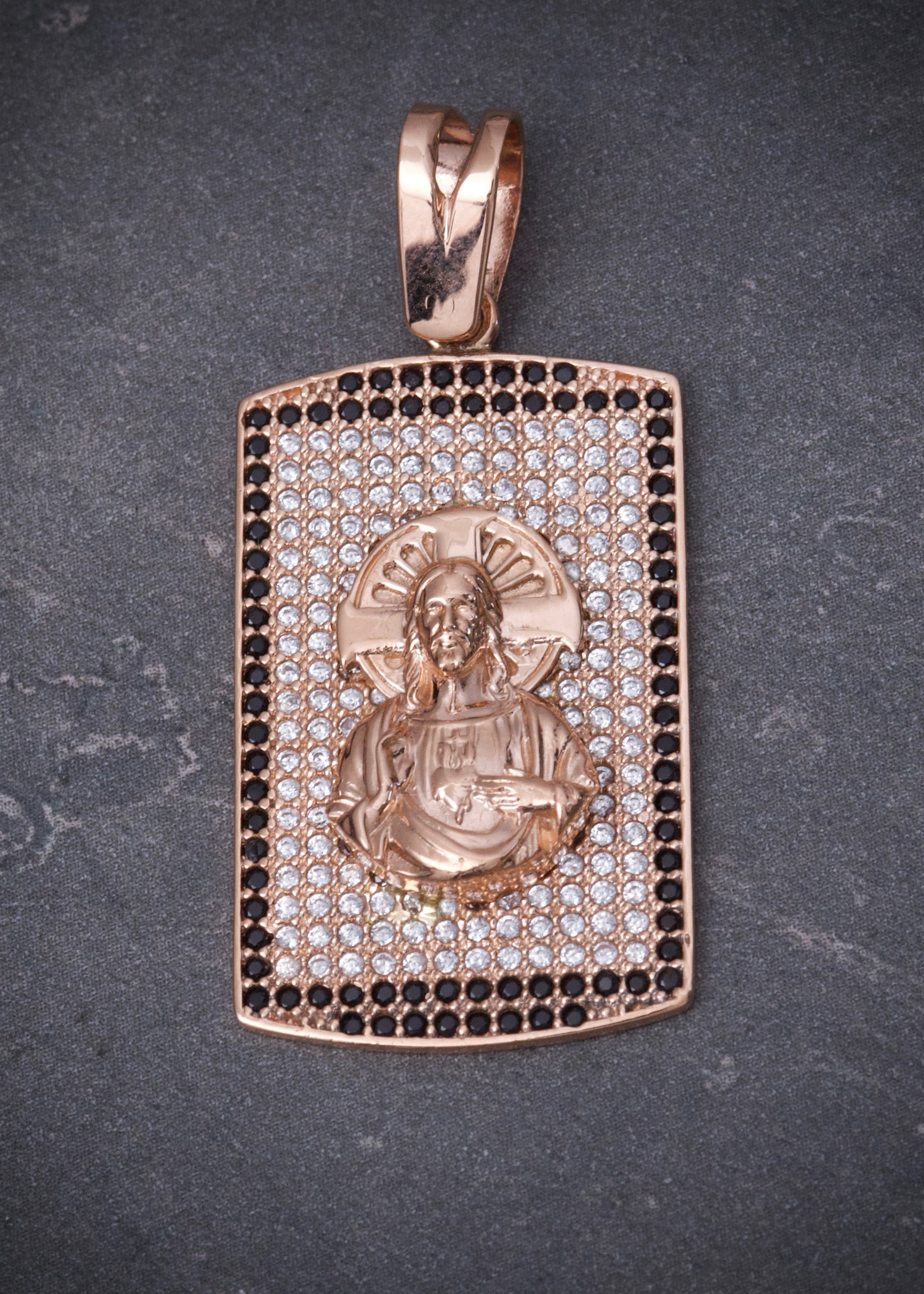 Dije corazon de jesus con swarovski negro y blanco 6.9gr / Largo 4cm / Oro Rosado Nac B