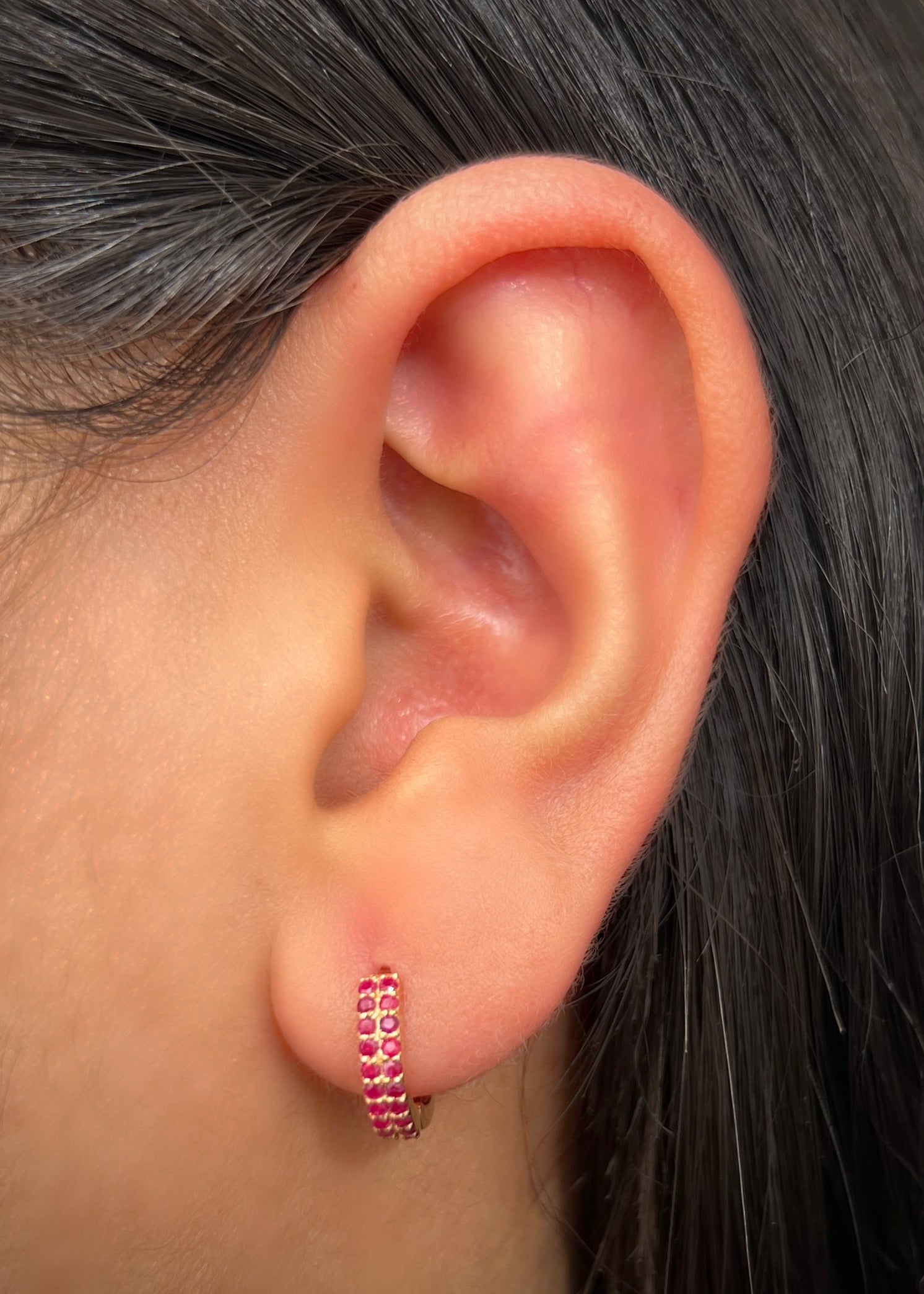 Candongas con 46pts de rubies 3.65gr / Largo 1.1cm / Oro Rosado (Joya) P