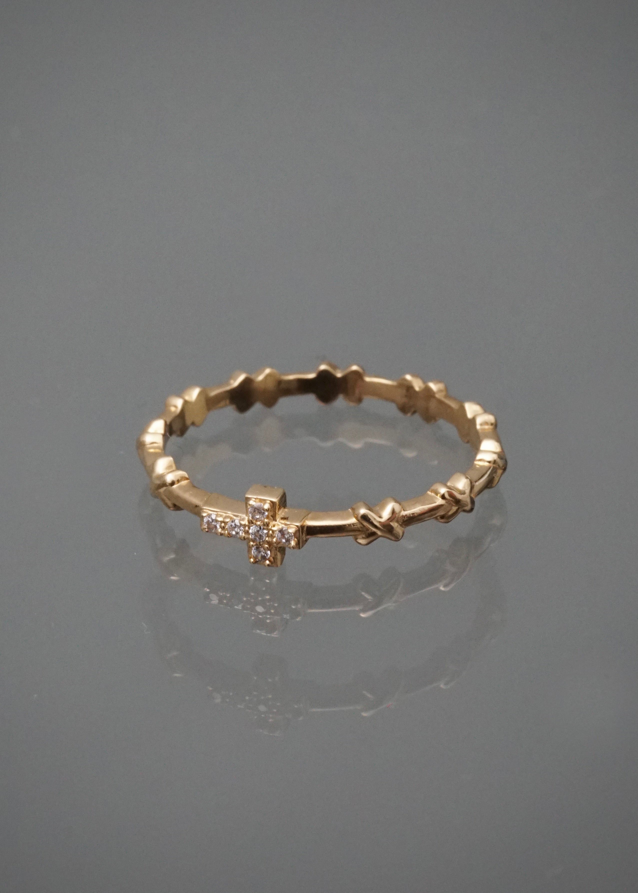 Anillo cruz con swarovski blanco 1.8gr / Talla 7 1/4 / Oro Amarillo Nac M