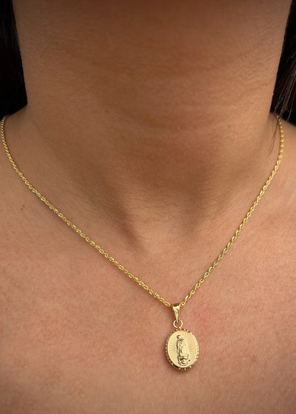 Dije virgen de guadalupe 0.85gr / Largo 2.4cm / Oro Amarillo Nac *