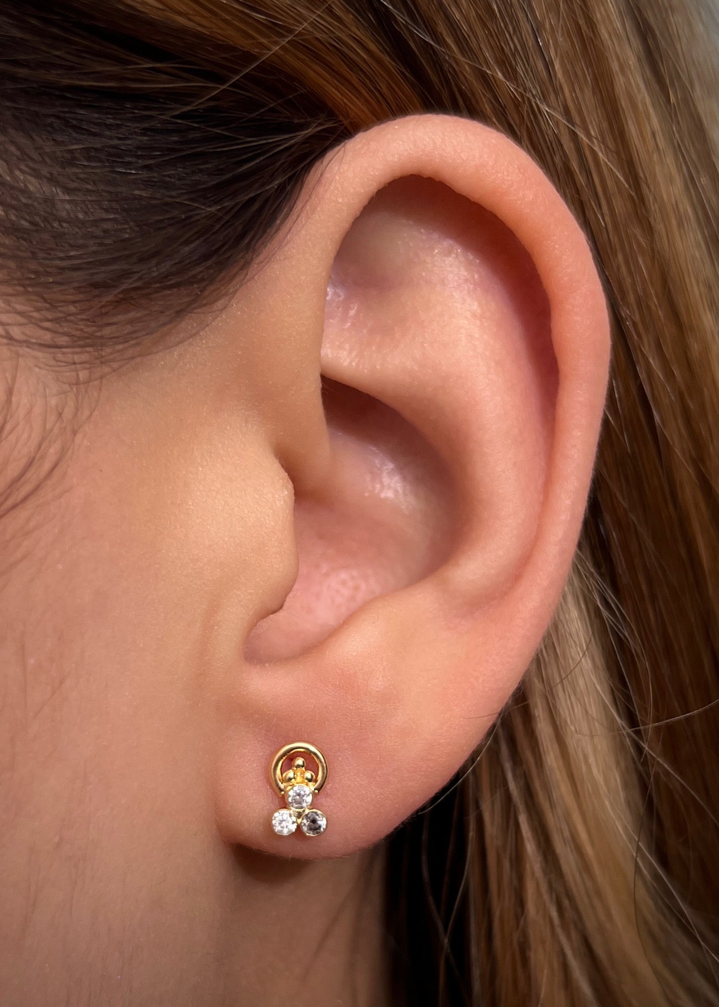 Topos con swarovski blanco 0.8gr / Largo 0.8cm / Oro Amarillo Nac B