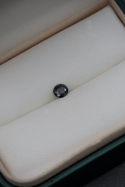 Moissanita Redonda Negra Con 50Pts Largo 0.5cm / (Joya) B