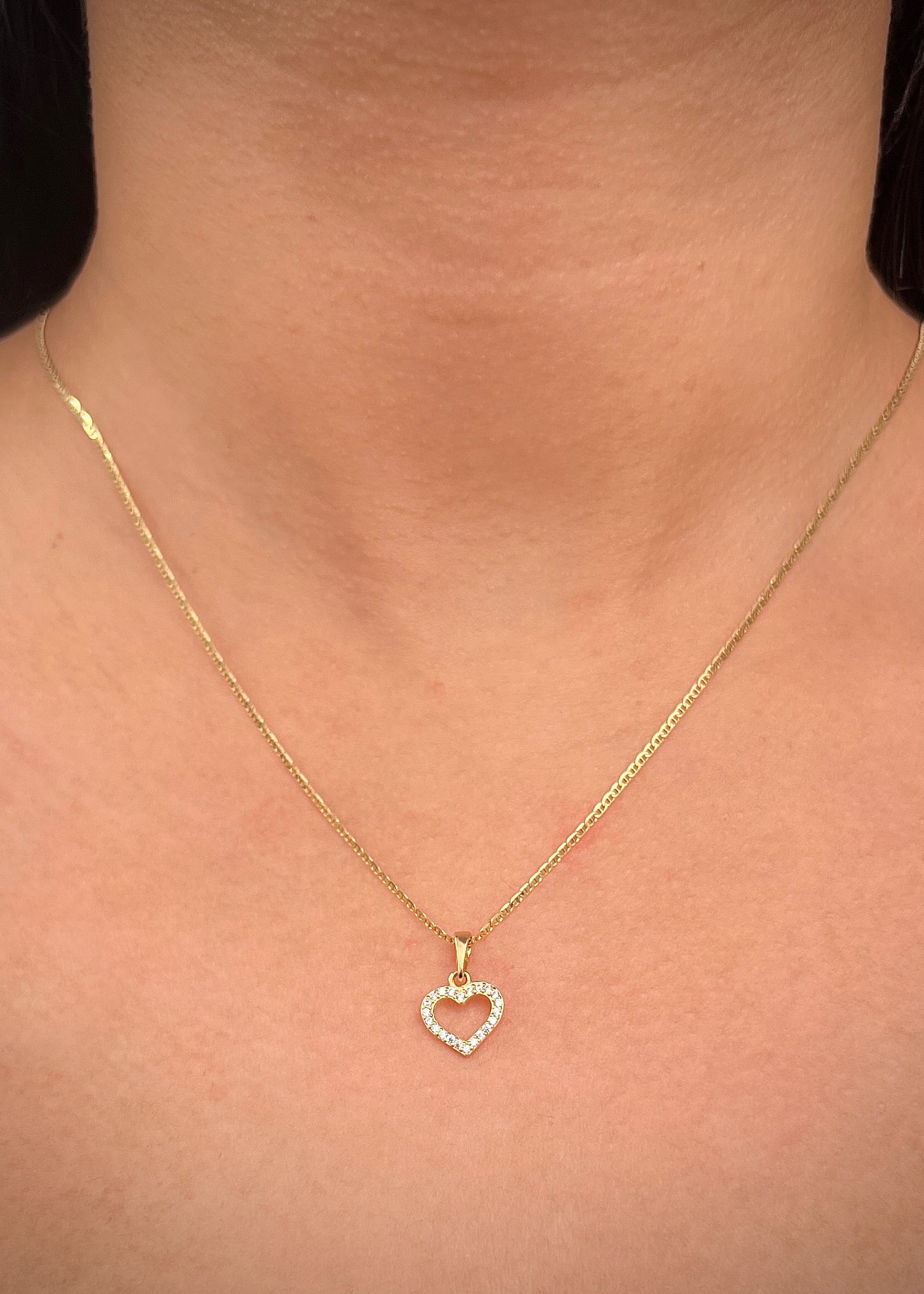 Dije corazon con swarovski blanco 0.65gr / Largo 1.5cm / Oro Amarillo Nac B