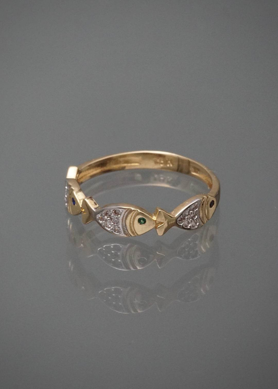 Anillo peces con swarovski multicolor 2.1gr / Talla 7 1/4 — Oro Amarillo