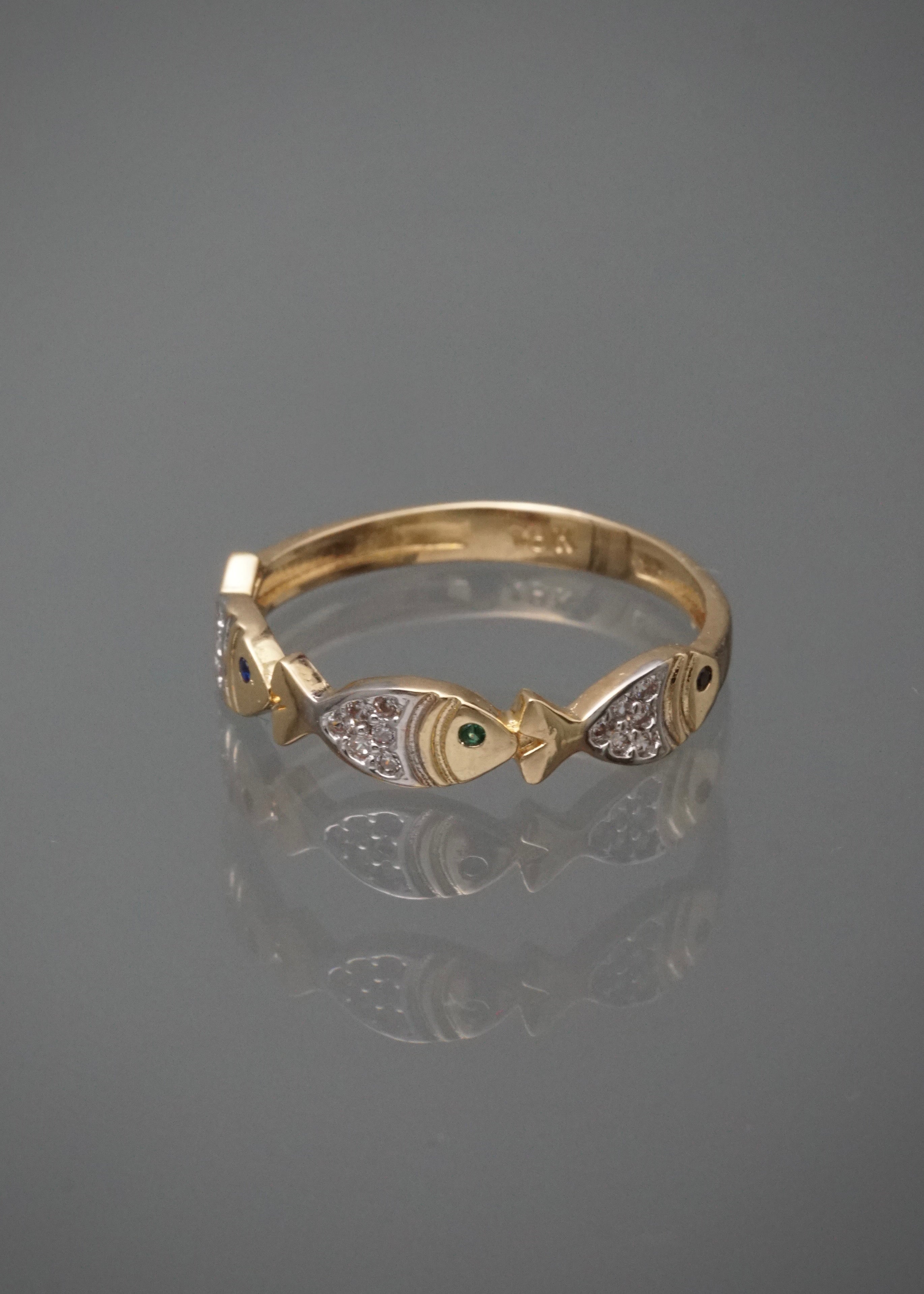 Anillo peces con swarovski multicolor 2.1gr / Talla 7 1/4 / Oro Amarillo Nac M