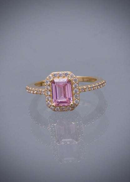 Solitario con swarovski rosado corte esmeralda 3.25gr / TALLA 5 3/4 / Oro Amarillo Nac*