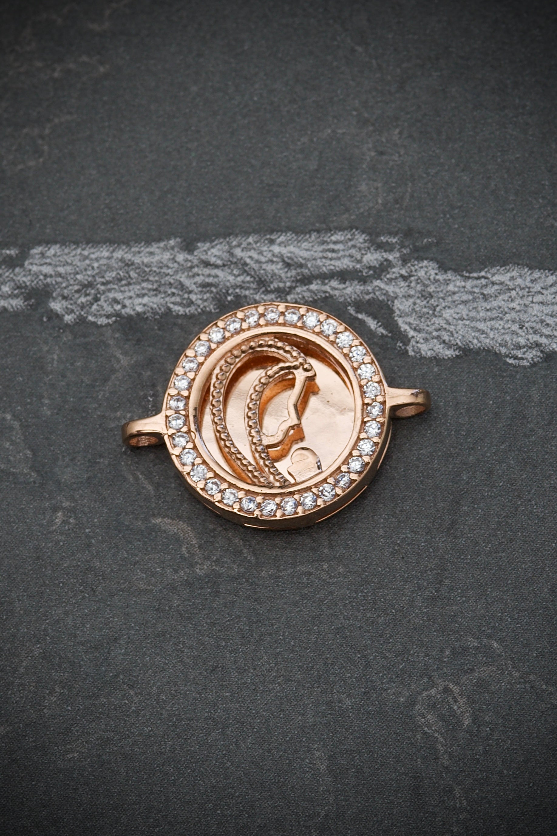 Herraje Virgen De Guadalupe Con Swarovski Blanco 3.25gr / Largo 1.9cm / Oro Rosado Nac B