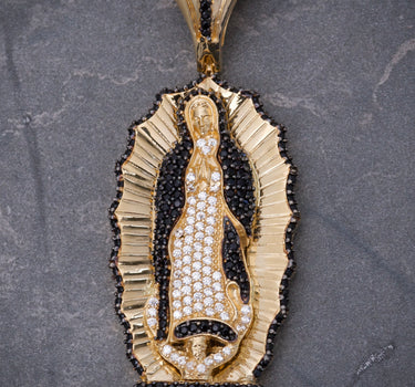 Dije virgen de guadalupe con swarovski negro 14.55gr / Largo 5cm / Oro Amarillo Nac B