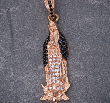 Dije virgen de guadalupe con swarovski negro 2gr / Largo 2.8cm / Oro Rosado Nac M