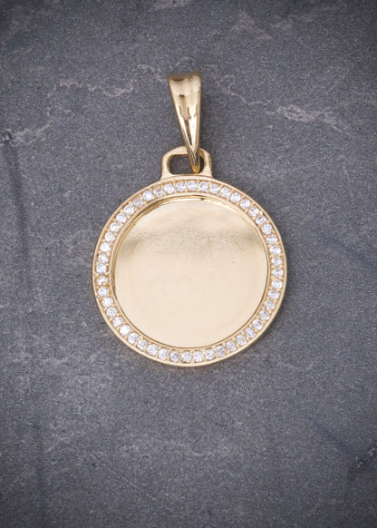 Dije medalla con swarovski blanco 3.5gr / Largo 3cm / Oro Amarillo Nac B