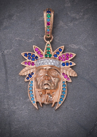 Dije indio con swarovski multicolor 5.4gr / Largo 3.9cm / Oro Rosado Nac P