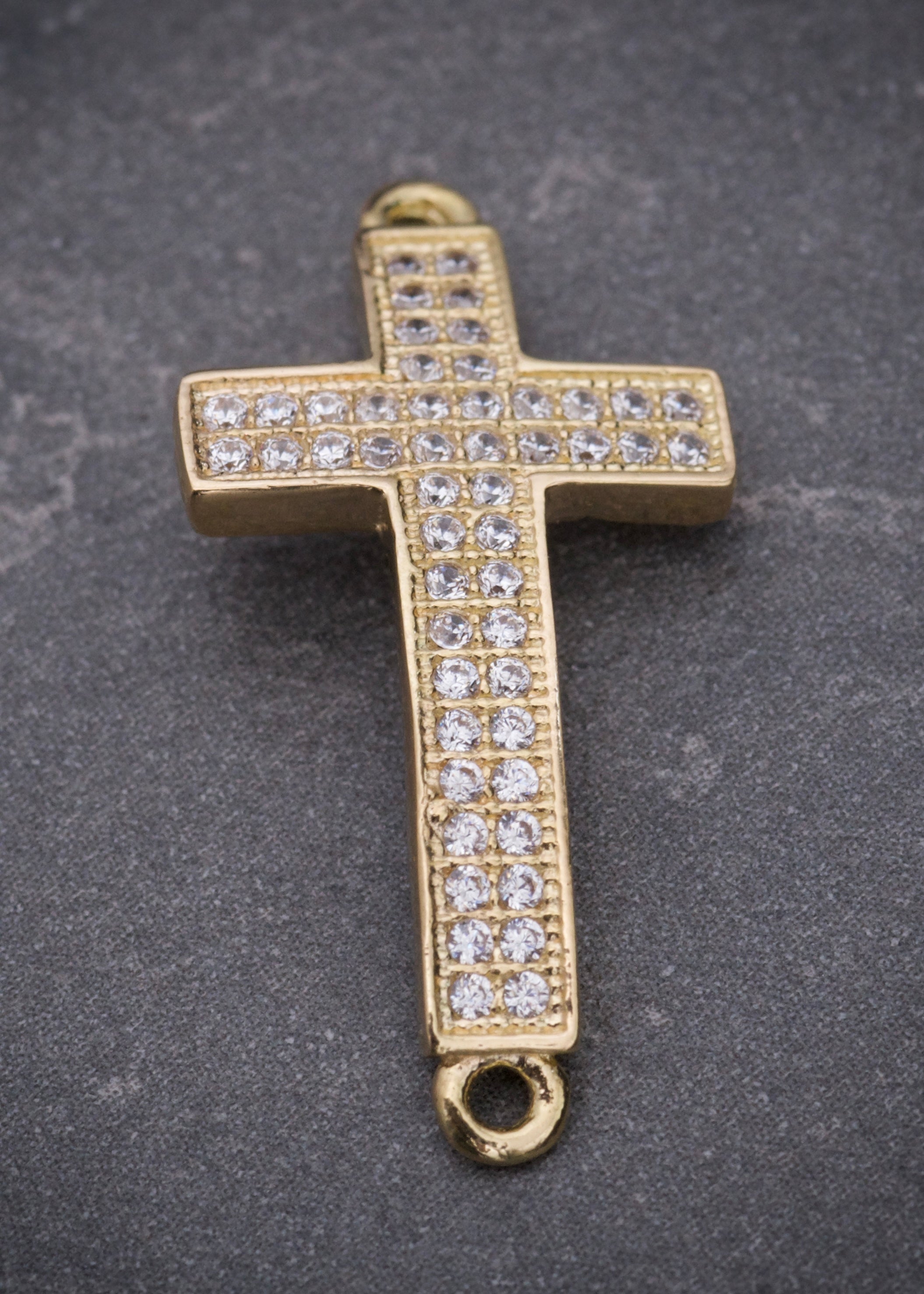 Herraje cruz con swarovski blanco 1.7gr / Largo 2.4cm / Oro Amarillo Nac B