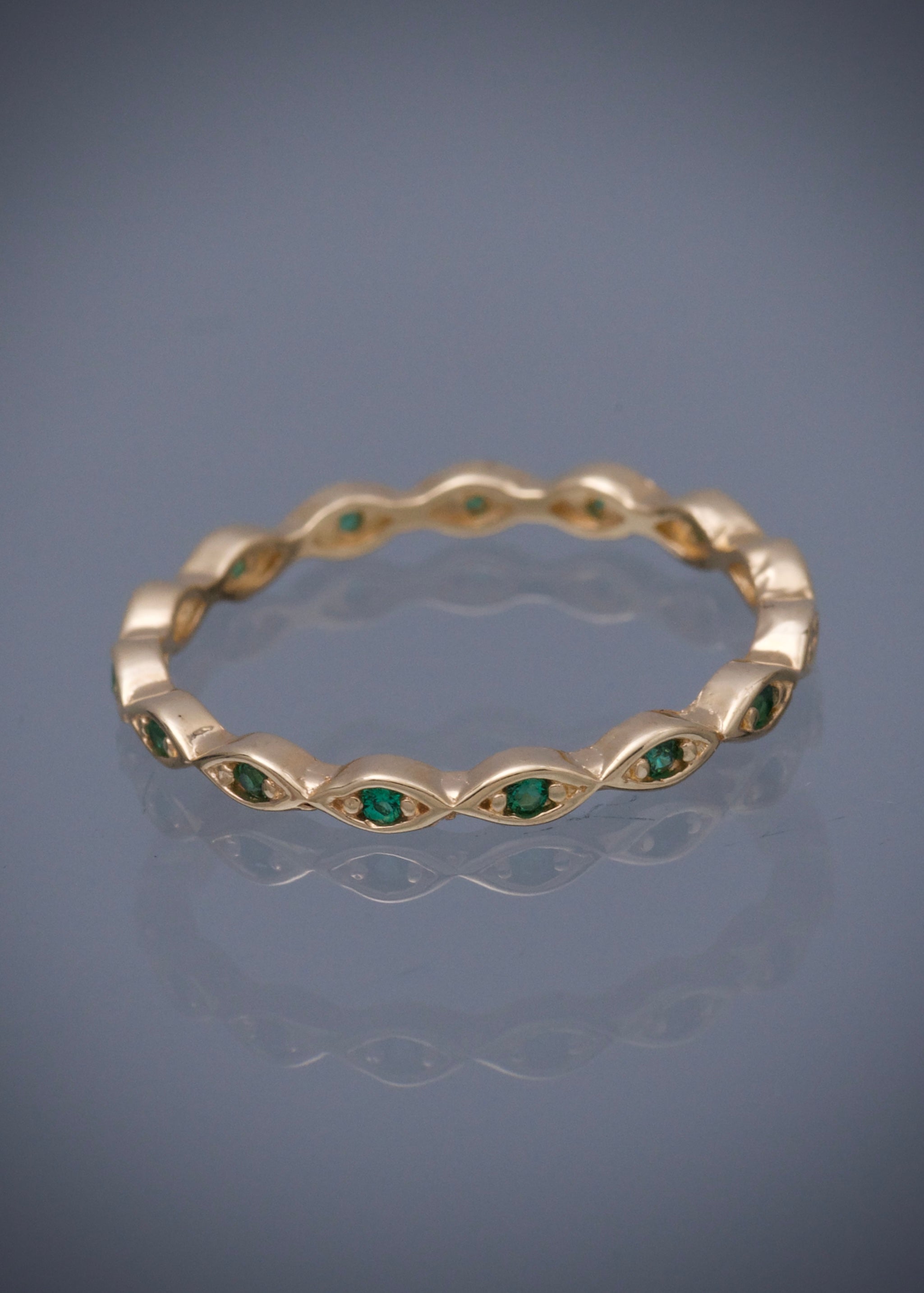 Anillo con swarovski verde 1.7gr / TALLA 6 3/4 / Oro Amarillo Nac B