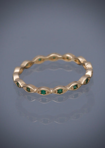 Anillo con swarovski verde 1.7gr / TALLA 6 3/4 / Oro Amarillo Nac B