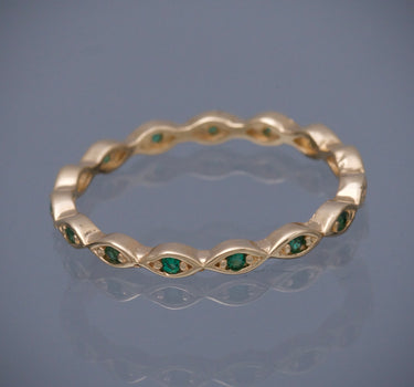 Anillo con swarovski verde 1.7gr / TALLA 6 3/4 / Oro Amarillo Nac B