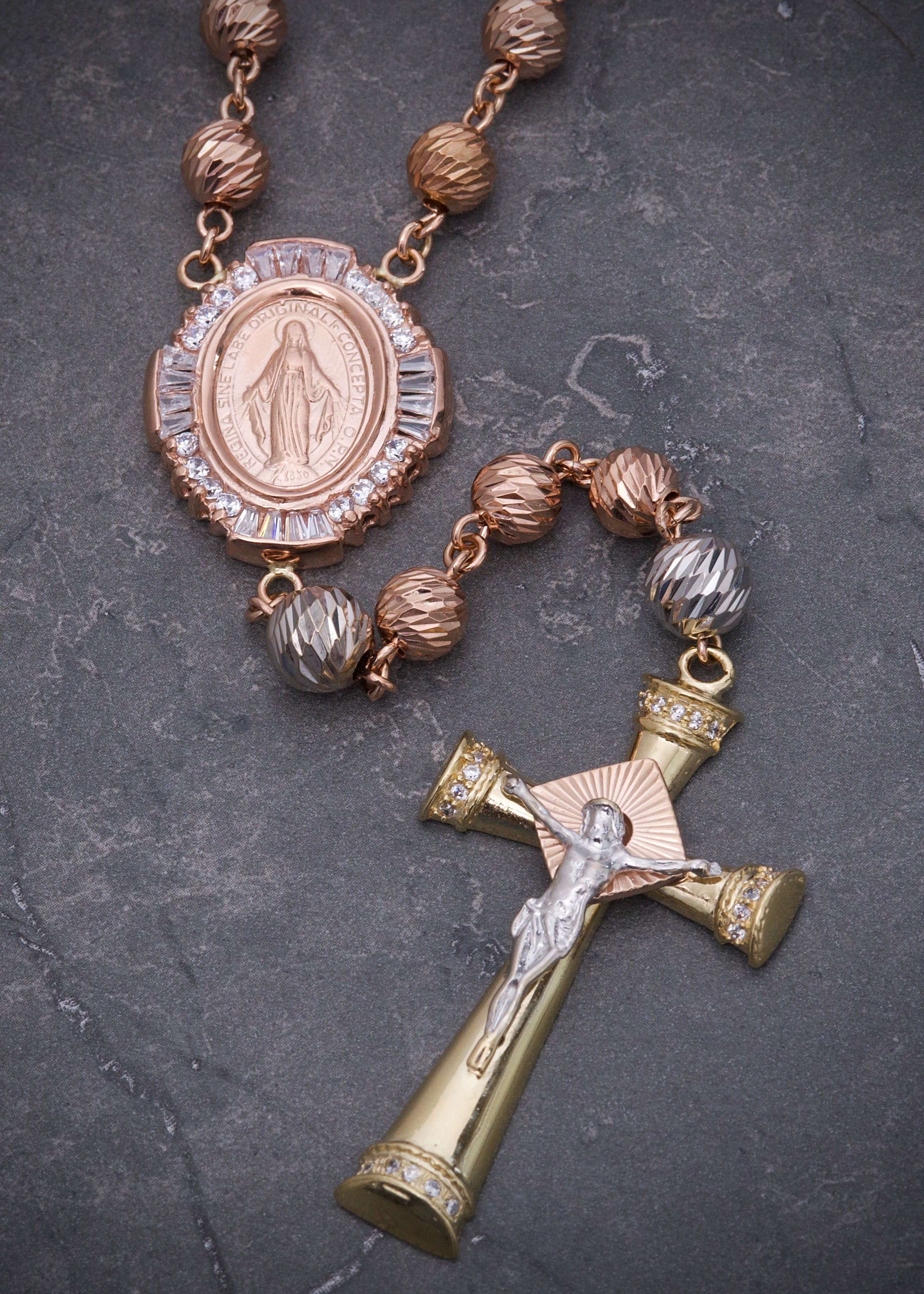 Rosario virgen de la milagrosa con swarovski blanco 50.25gr / Largo 70cm / Tres Oros Nac M