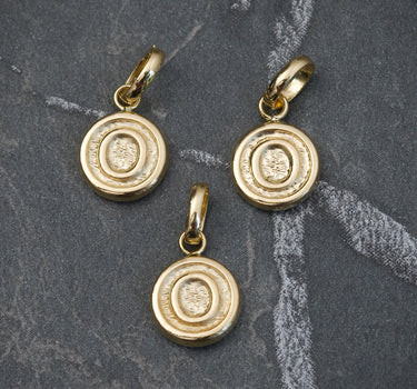 Dije MEdalla De LEtra O 0.35gr / Largo 1.4cm / Oro Amarillo Nac B