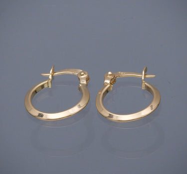 Candongas lisas 0.75gr / Largo: 1.5cm / Oro Amarillo Nac B