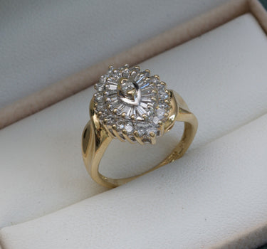 Anillo con 75pts de diamante blanco 4.95gr / Oro Amarillo (Joya) M