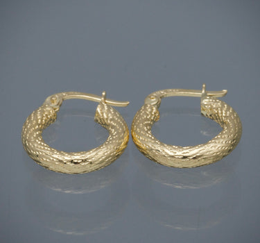 Candongas con textura 1.65gr / Largo 1.7cm / Oro Amarillo Nac P