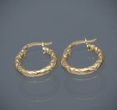 Candongas diamantadas 1.05gr / Largo 1.5cm / Oro Amarillo Nac P