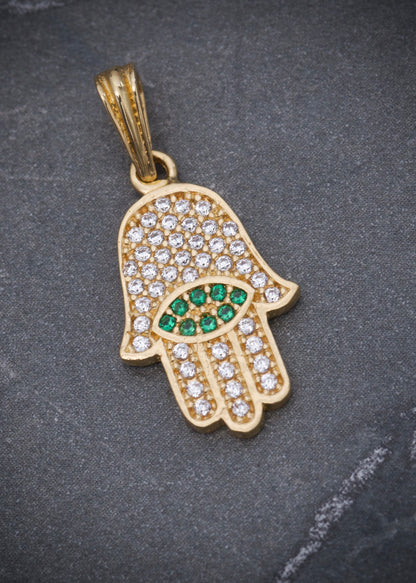 Dije mano hs con swarovski verde y blanco 1.7gr / Largo 2.4cm / Oro Amarillo Nac B