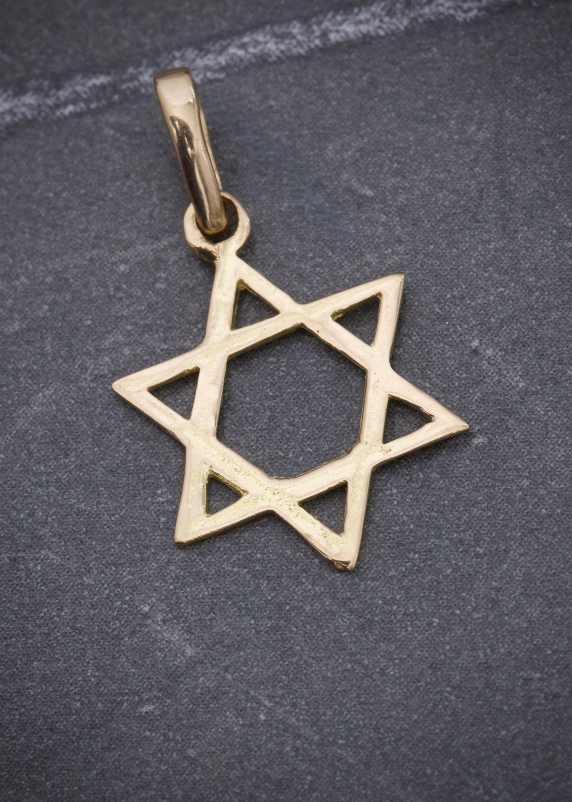 Dije estrella de david 0.65gr / Largo 2.1cm / Oro Amarillo Nac P