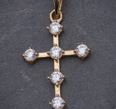Dije cruz con swarovski blanco 1.55gr / Largo 3cm / Oro Amarillo Nac B