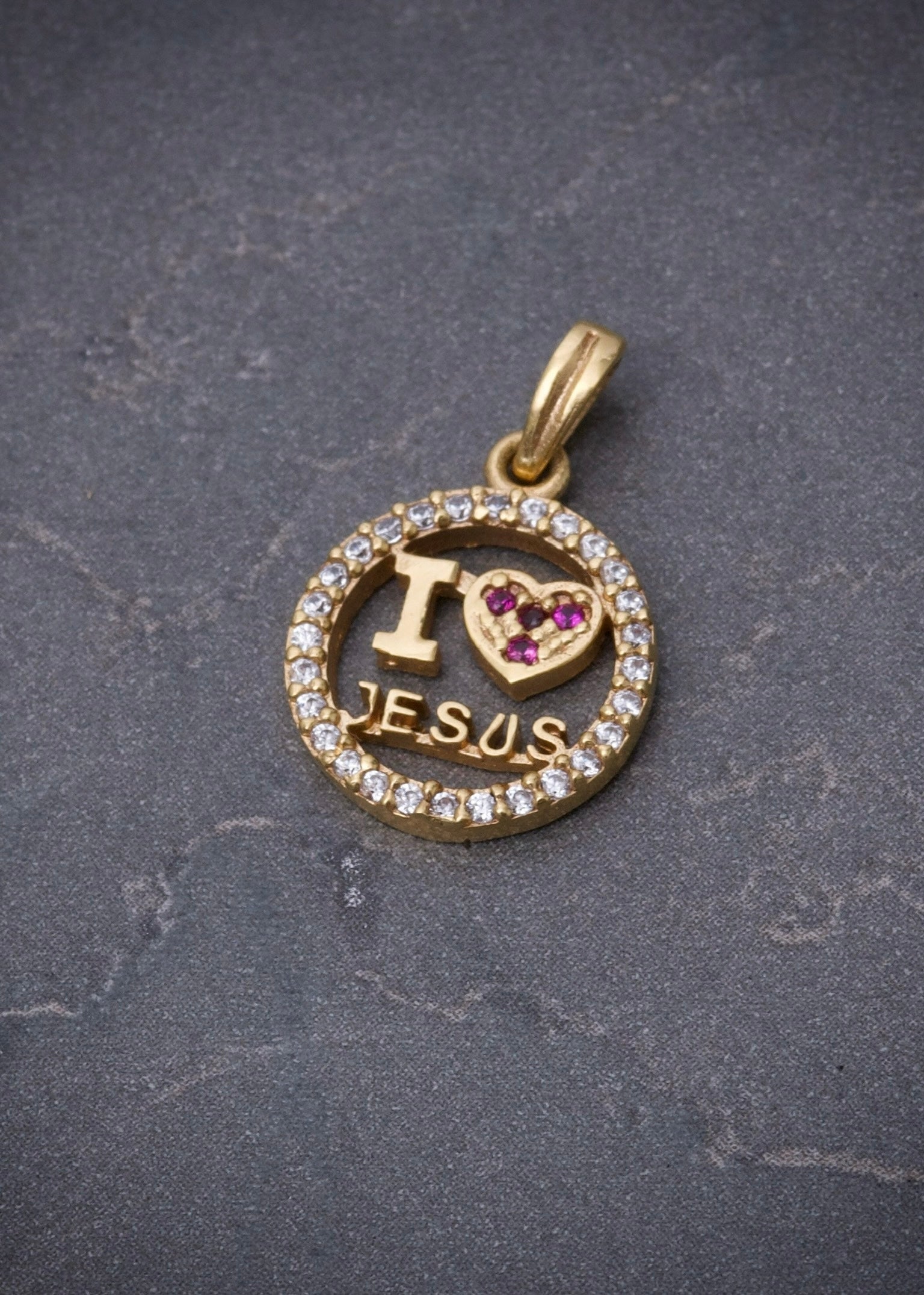 Dije de jesus 1.15gr / 1.8cm / Oro Amarillo Nac M